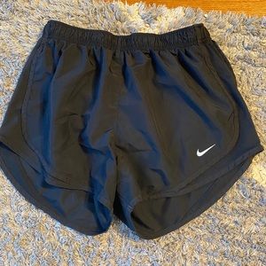 black nike tempo luxe shorts